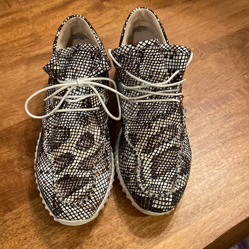 DIBAtrue textured sneaker